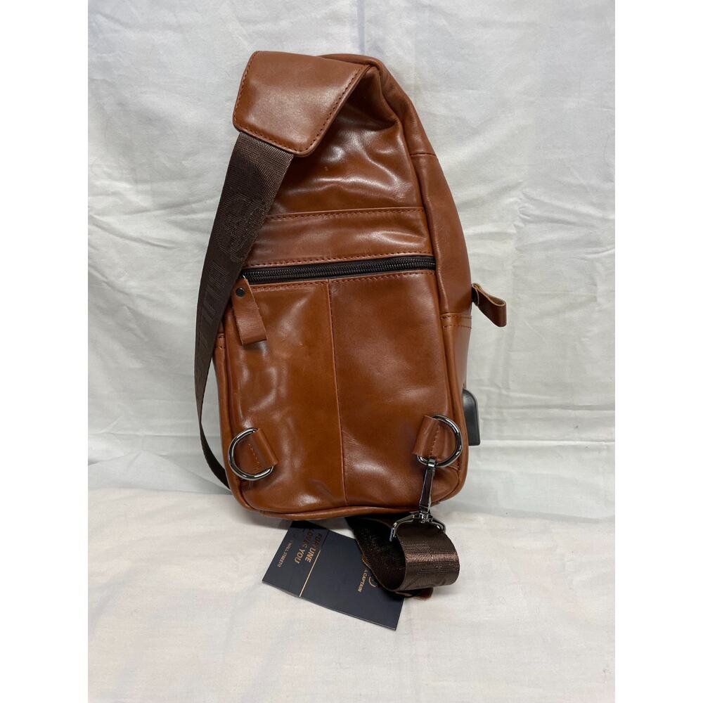 Bull Captain Leather Chest Bag w/ Nylon Strap Crossbody w/ USB Charging Port NWT - Picture 3 of 8